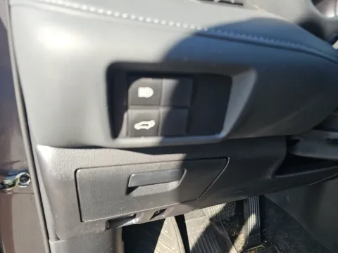 More photos of 2023 Toyota Highlander Hybrid XLE at Lakeway Auto Sales, TN