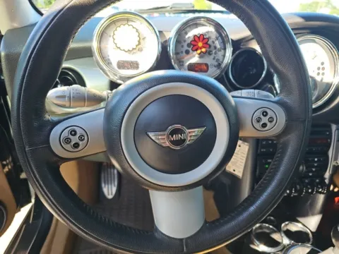 More photos of 2005 MINI Cooper S at Lakeway Auto Sales, TN