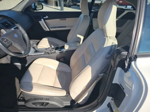 Photos of 2013 Volvo C70 T5 Platinum for sale in Morristown, TN at Lakeway Auto Sales