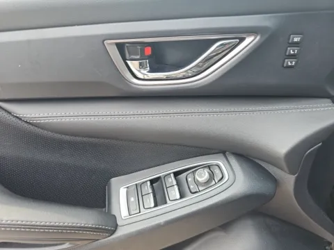 More photos of 2023 Subaru Ascent Limited at Lakeway Auto Sales, TN