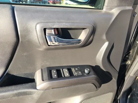 More photos of 2022 Toyota Tacoma TRD Off-Road at Lakeway Auto Sales, TN