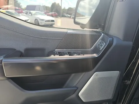 More photos of 2022 Ford F-150 Raptor at Lakeway Auto Sales, TN