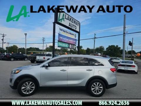 Silver 2017 Kia Sorento LX for sale in Morristown, TN