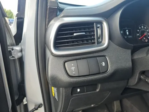 More photos of 2017 Kia Sorento LX at Lakeway Auto Sales, TN