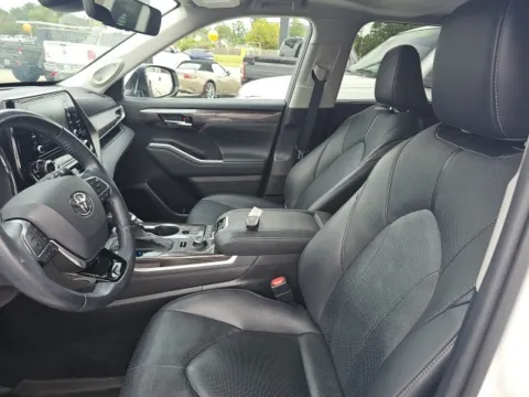 Photos of 2021 Toyota Highlander Limited for sale in Morristown, TN at Lakeway Auto Sales