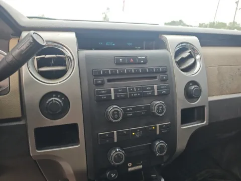 More photos of 2009 Ford F-150 XLT at Lakeway Auto Sales, TN