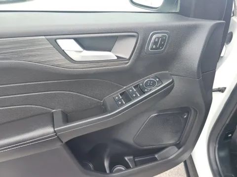 More photos of 2023 Ford Escape Platinum at Lakeway Auto Sales, TN