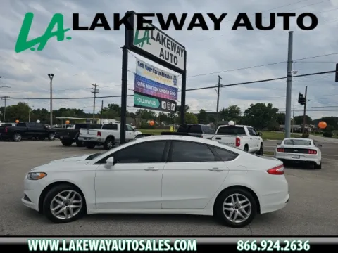 White 2015 Ford Fusion SE for sale in Morristown, TN