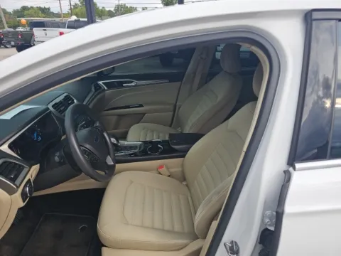 Photos of 2015 Ford Fusion SE for sale in Morristown, TN at Lakeway Auto Sales