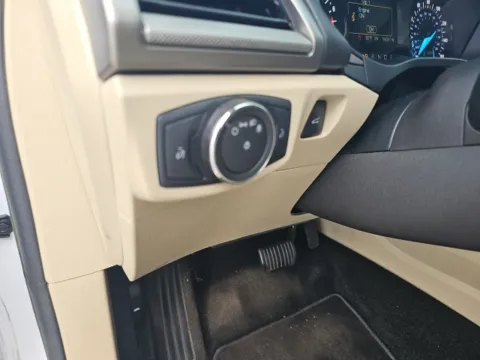 More photos of 2015 Ford Fusion SE at Lakeway Auto Sales, TN