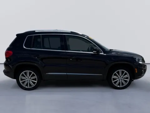 More photos of 2013 Volkswagen Tiguan SE at Lakeway Auto Sales, TN