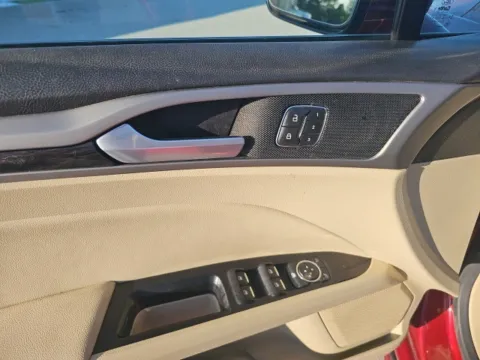 More photos of 2013 Ford Fusion SE at Lakeway Auto Sales, TN