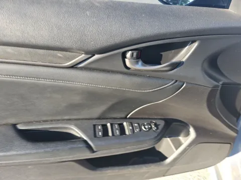 More photos of 2019 Honda Civic EX-L at Lakeway Auto Sales, TN