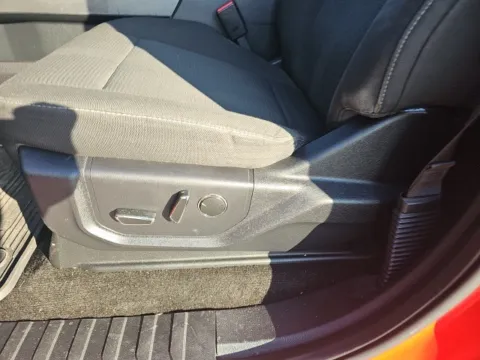 More photos of 2015 Ford F-150 XLT at Lakeway Auto Sales, TN