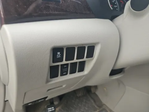 More photos of 2017 Nissan Quest 3.5 SV at Lakeway Auto Sales, TN