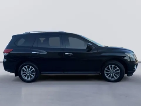 More photos of 2016 Nissan Pathfinder SV at Lakeway Auto Sales, TN