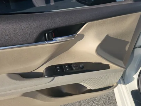 More photos of 2020 Toyota Camry Hybrid LE at Lakeway Auto Sales, TN