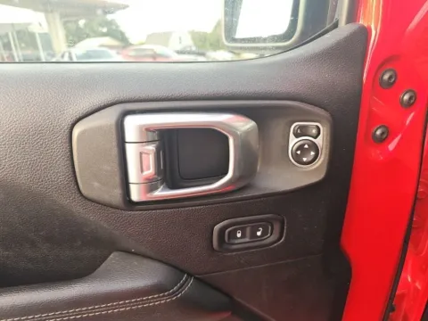 More photos of 2019 Jeep Wrangler Unlimited Sahara at Lakeway Auto Sales, TN