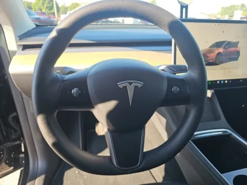 More photos of 2022 Tesla Model Y Long Range at Lakeway Auto Sales, TN