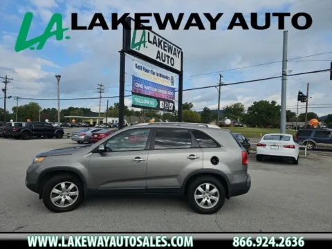 Silver 2013 Kia Sorento LX for sale in Morristown, TN