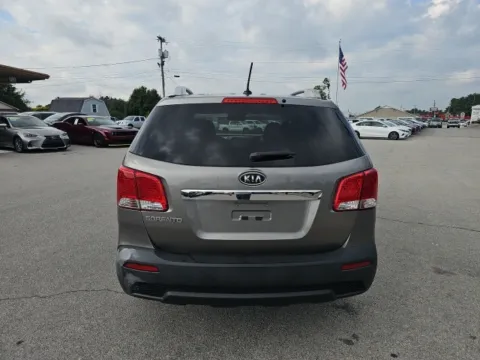 More photos of 2013 Kia Sorento LX at Lakeway Auto Sales, TN