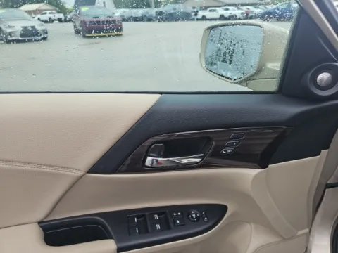 More photos of 2017 Honda Accord EX-L at Lakeway Auto Sales, TN