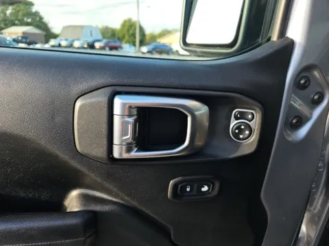 More photos of 2018 Jeep Wrangler Unlimited Sport S at Lakeway Auto Sales, TN