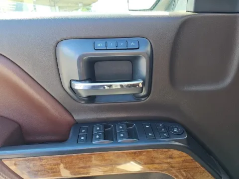 More photos of 2015 Chevrolet Silverado 1500 High Country at Lakeway Auto Sales, TN