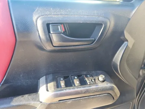 More photos of 2019 Toyota Tacoma SR5 at Lakeway Auto Sales, TN