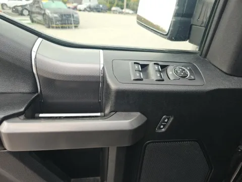 More photos of 2015 Ford F-150 XLT at Lakeway Auto Sales, TN