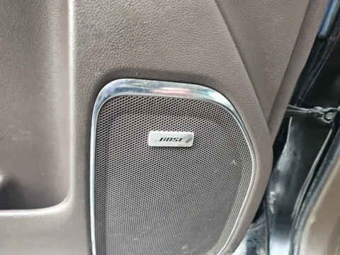 More photos of 2017 GMC Sierra 1500 SLT at Lakeway Auto Sales, TN