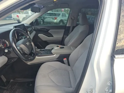 Photos of 2020 Toyota Highlander LE for sale in Morristown, TN at Lakeway Auto Sales