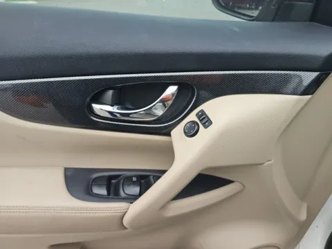 More photos of 2016 Nissan Rogue SL at Lakeway Auto Sales, TN