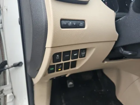 More photos of 2016 Nissan Rogue SL at Lakeway Auto Sales, TN