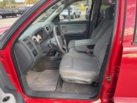 More photos of 2006 Dodge Dakota SLT at Lakeway Auto Sales, TN