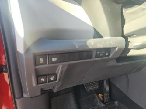 More photos of 2021 Toyota Sienna LE at Lakeway Auto Sales, TN