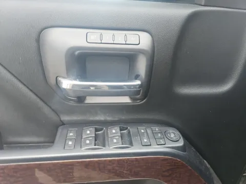 More photos of 2017 GMC Sierra 1500 SLT at Lakeway Auto Sales, TN