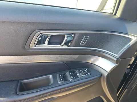 More photos of 2018 Ford Explorer XLT at Lakeway Auto Sales, TN