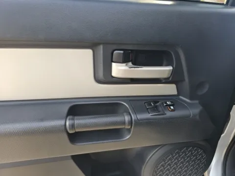 More photos of 2008 Toyota FJ Cruiser at Lakeway Auto Sales, TN