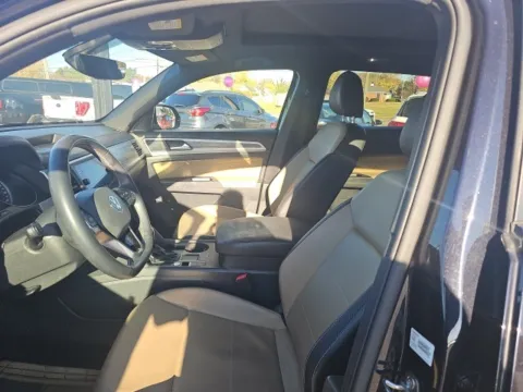 Photos of 2021 Volkswagen Atlas Cross Sport 2.0T SE w/Technology for sale in Morristown, TN at Lakeway Auto Sales