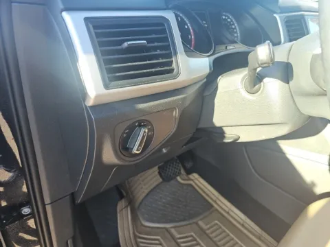 More photos of 2021 Volkswagen Atlas Cross Sport 2.0T SE w/Technology at Lakeway Auto Sales, TN