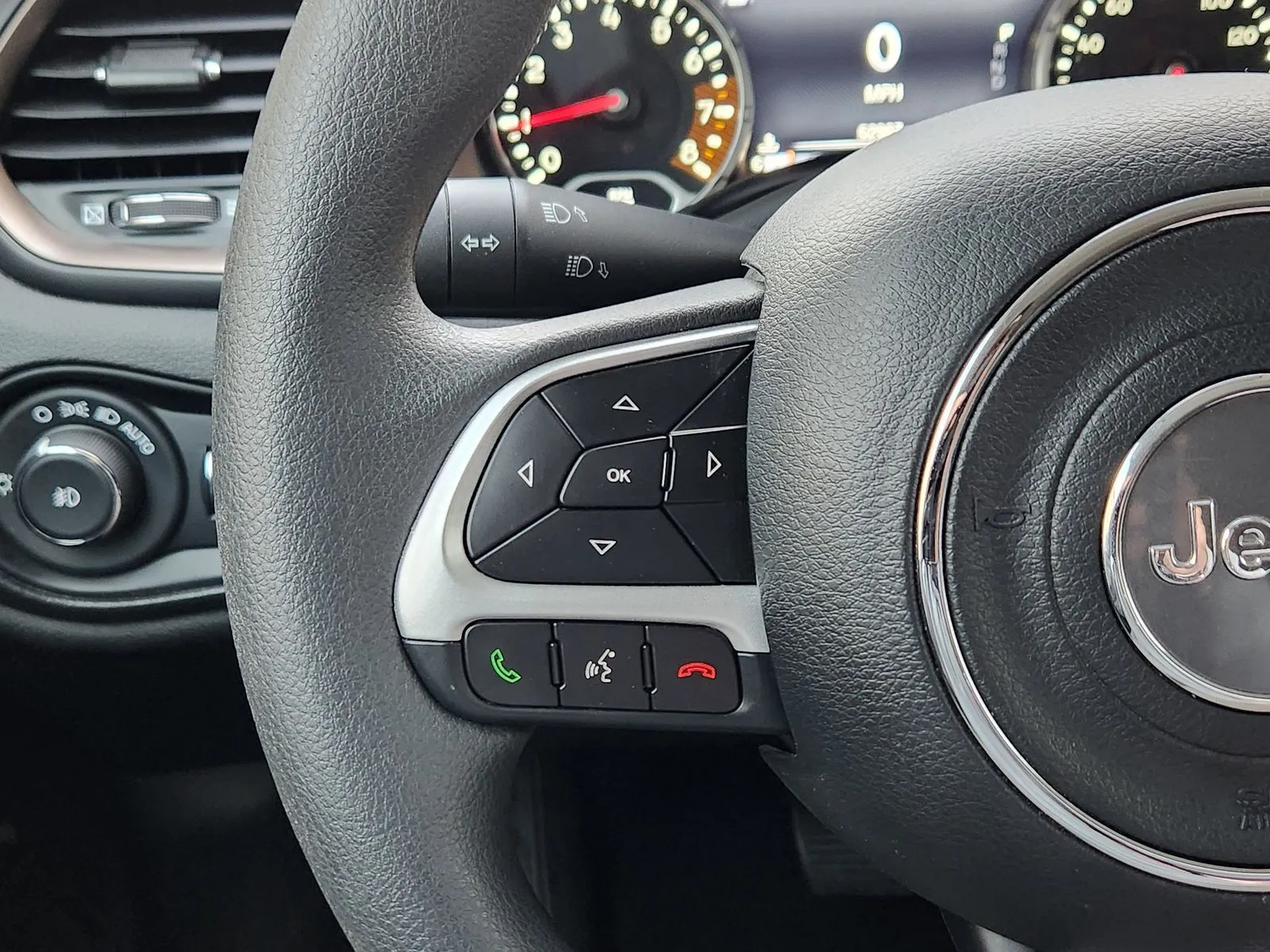Jeep Renegade photo 34