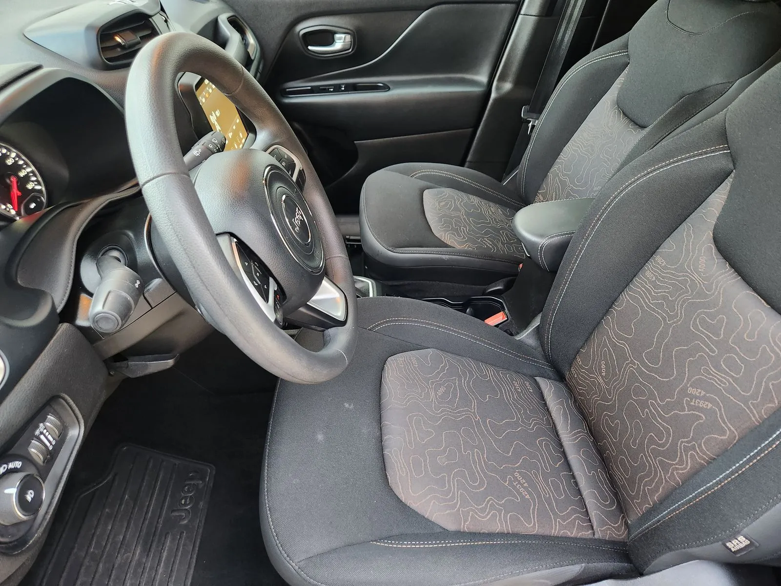 Jeep Renegade photo 17