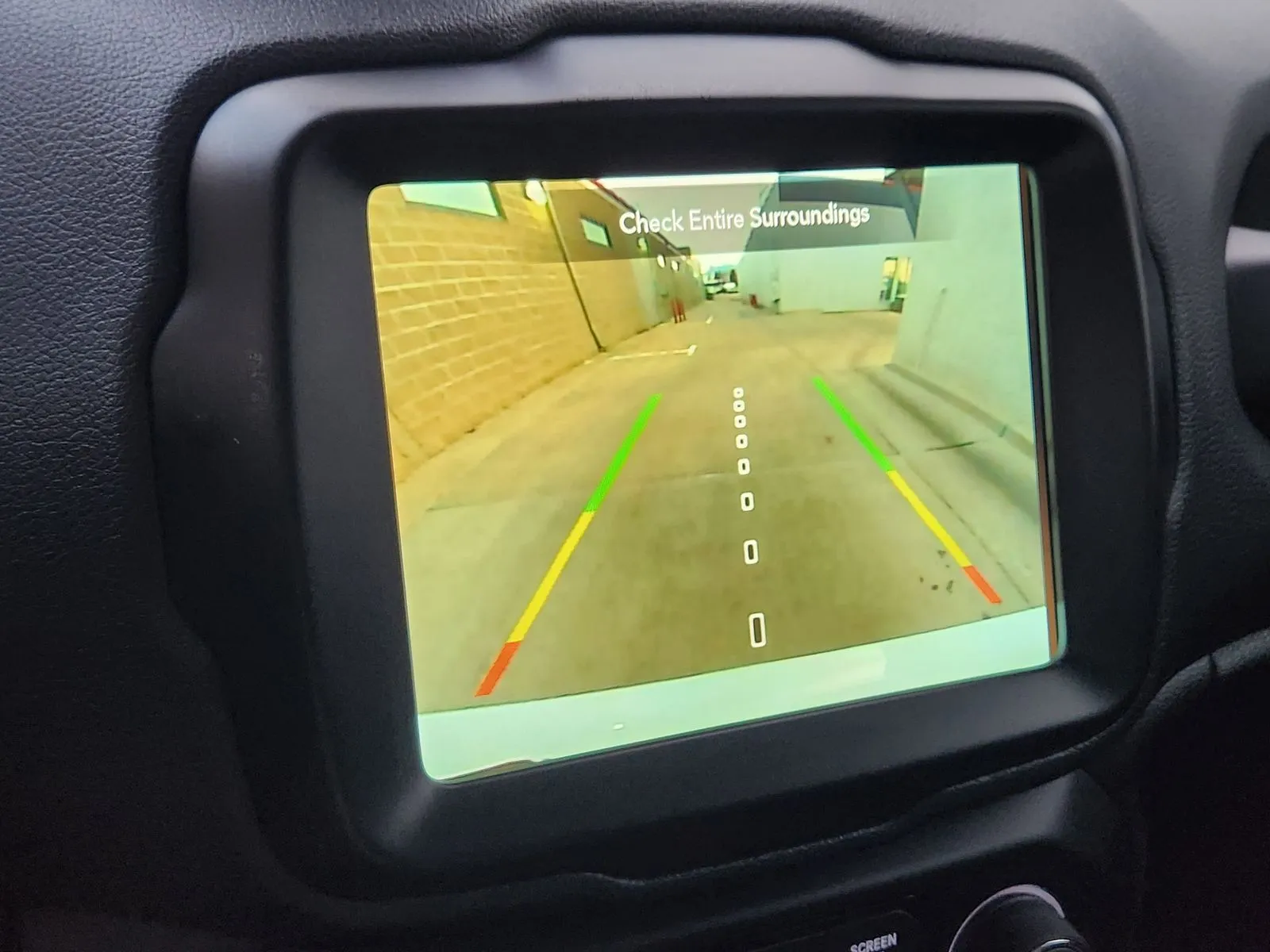 Jeep Renegade photo 24