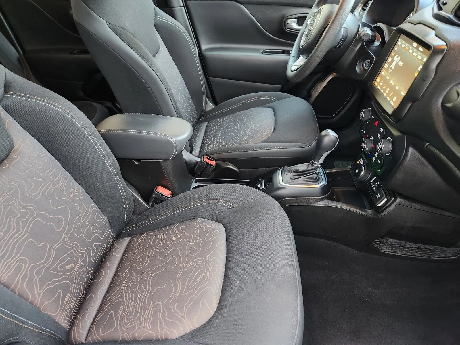 Jeep Renegade photo 18