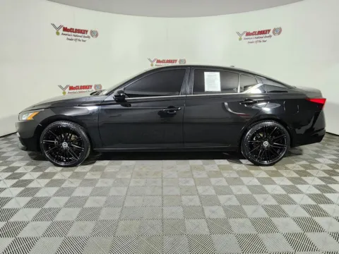 More photos of 2021 Nissan Altima 2.5 SR at McCloskey Imports & 4x4s (Licensed as McCloskey Isuzu), CO