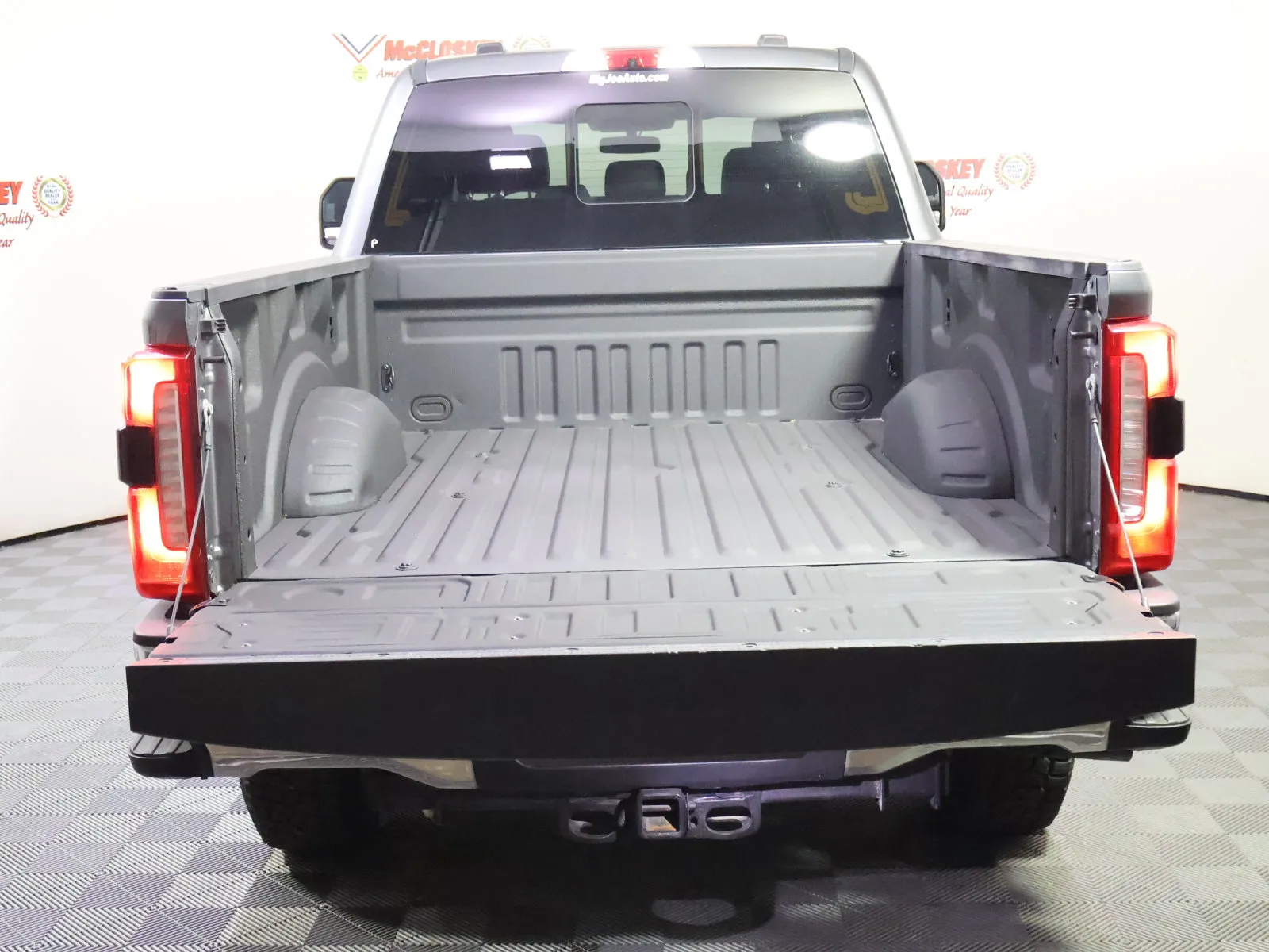 Ford F-250SD photo 8