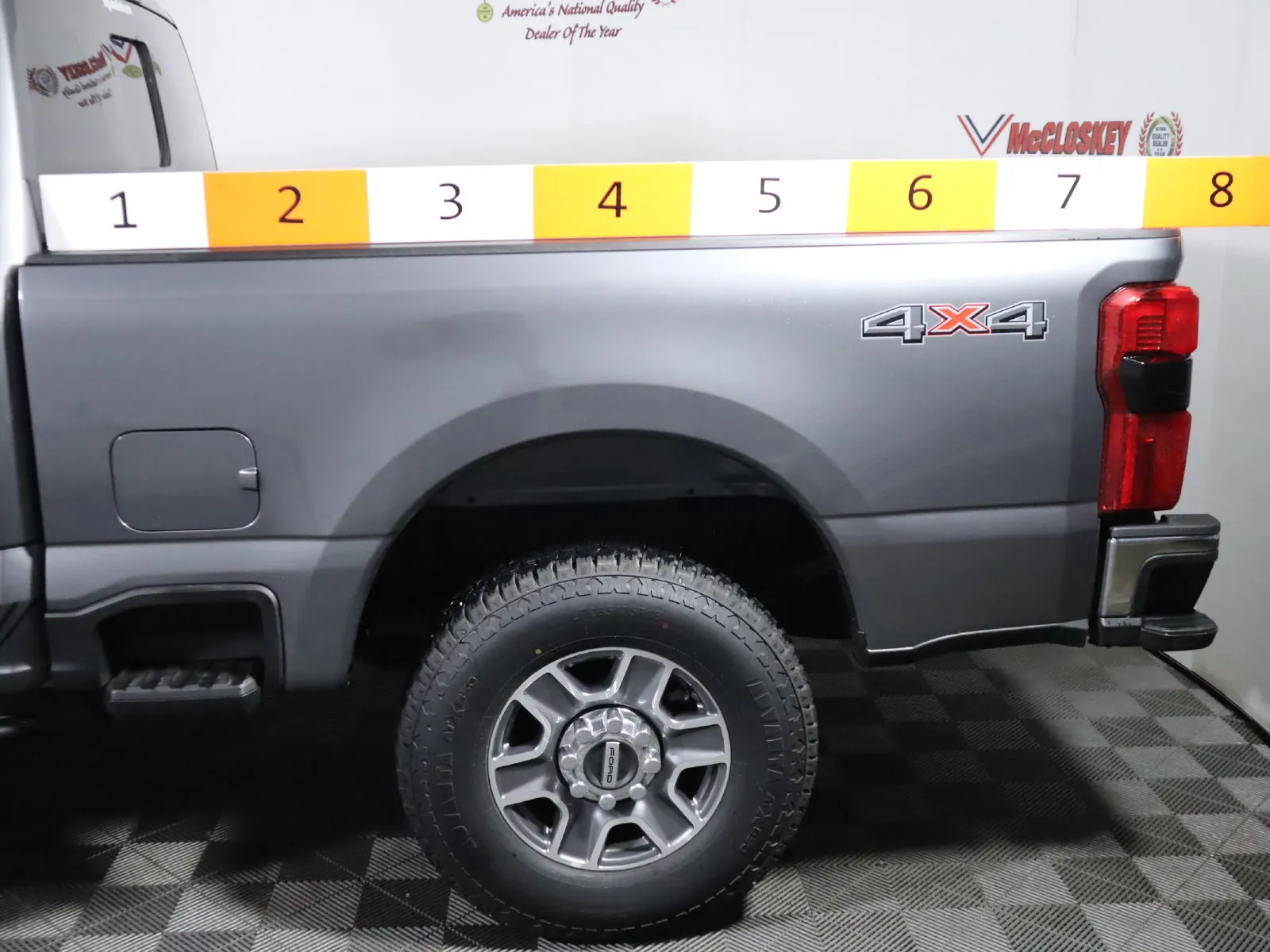Ford F-250SD photo 13