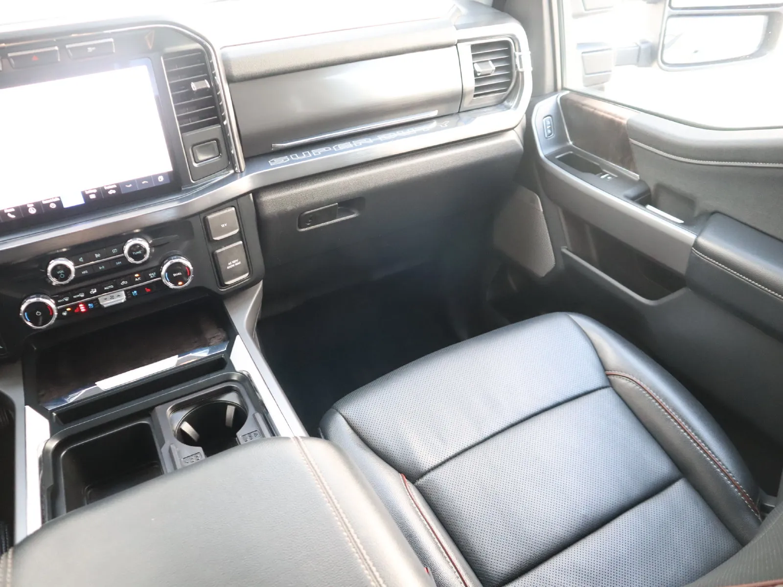 Ford F-250SD photo 29