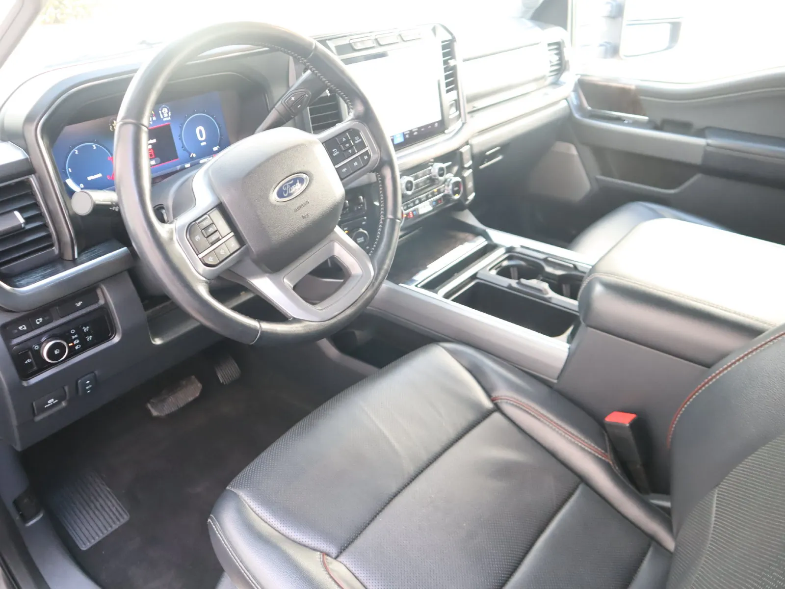 Ford F-250SD photo 23